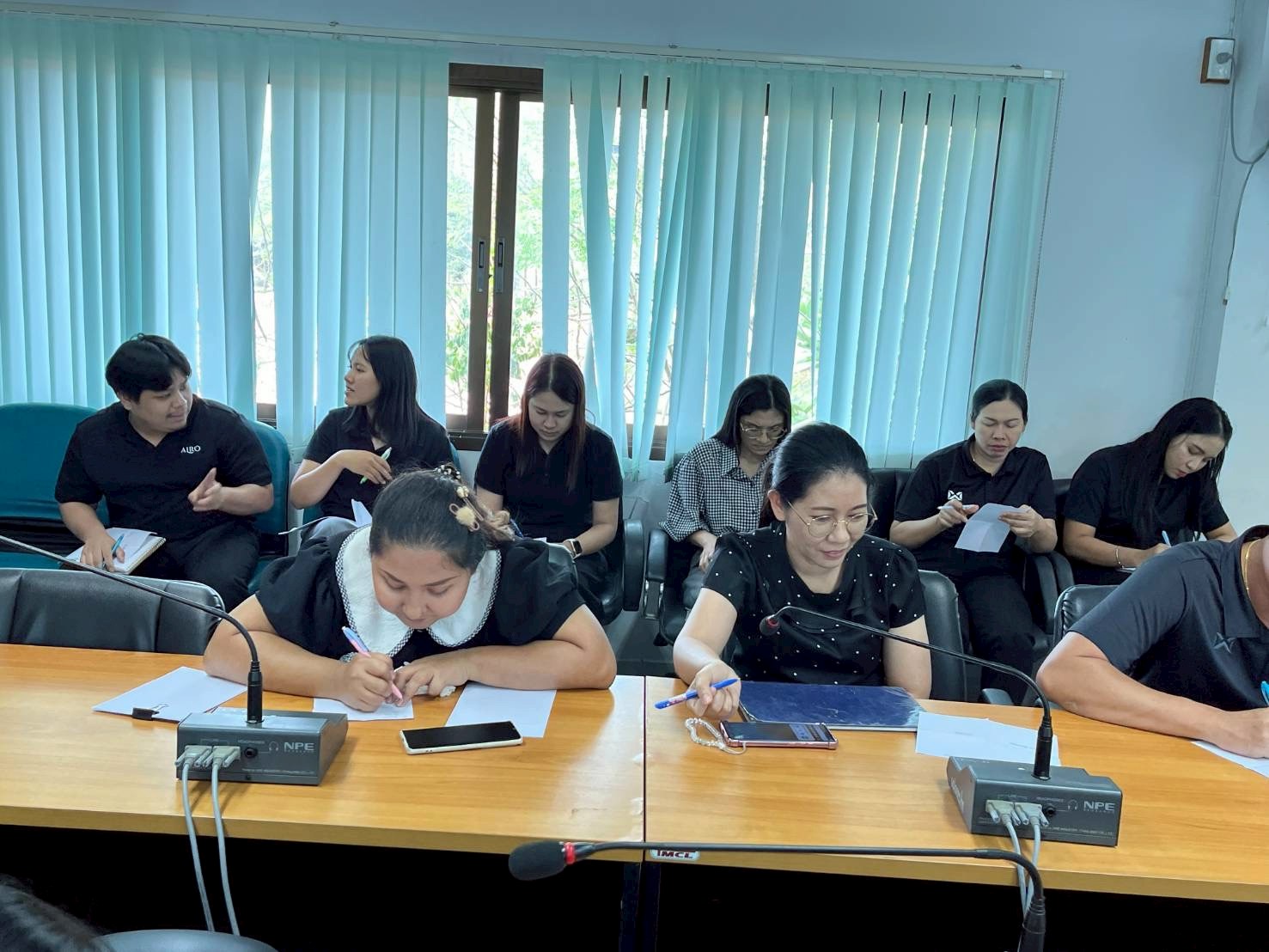 title - ผู้ตรวจราชการ ส.ป.ก. ประชุมติดตามผลการดำเนินงานตามแผนการตรวจราชการ ของ ส.ป.ก. ประจำปีงบประมาณ พ.ศ. 2569 รอบที่ 1 พร้อมลงพื้นที่มอบกิ่งพันธุ์โกโก้คุณภาพดีจำนวน 3,000 ต้น ณ จังหวัดชุมพร